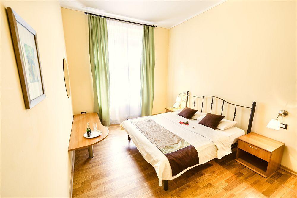 Central Hotel Tiepolo Prague Ngoại thất bức ảnh